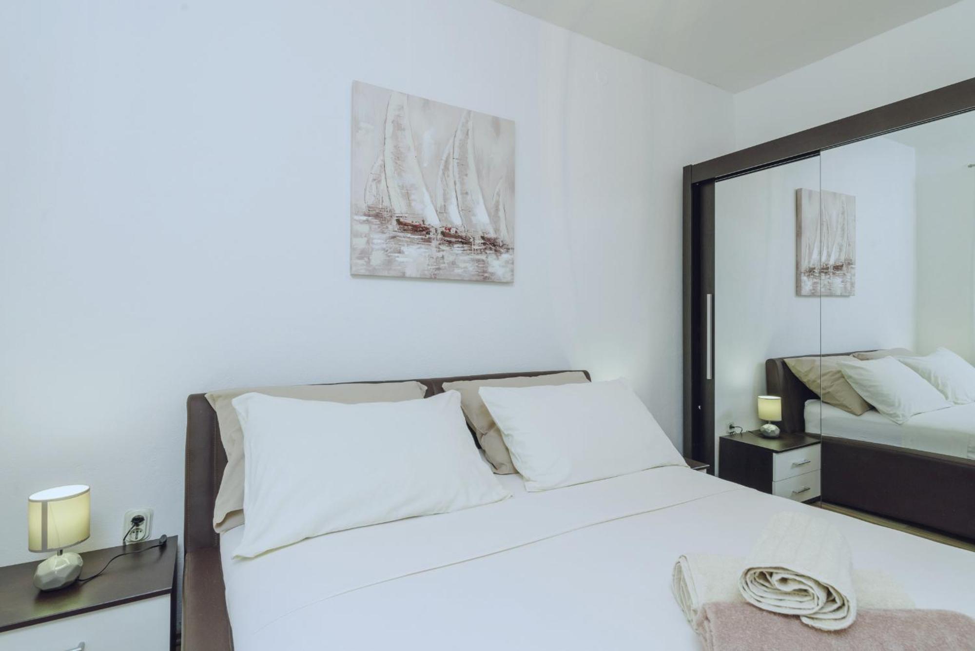 Apartment Kristina Трогир Экстерьер фото